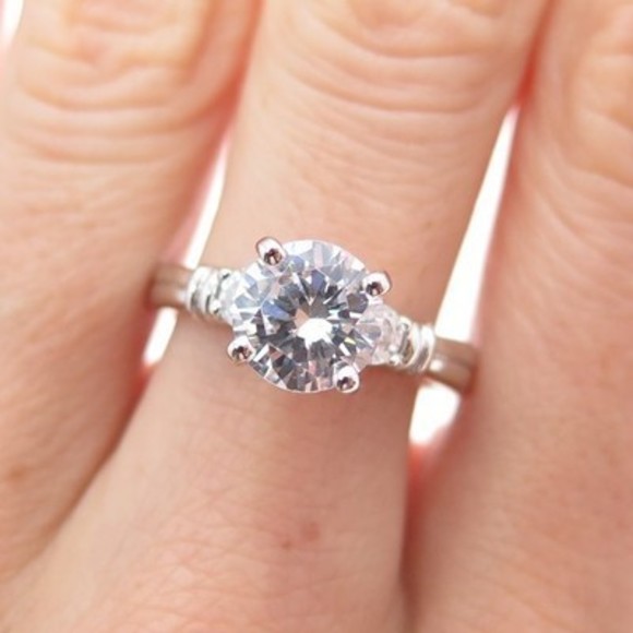 925 Sterling Silver Round-Cut C Z Engagement Ring Size 8.25 - Picture 1 of 9